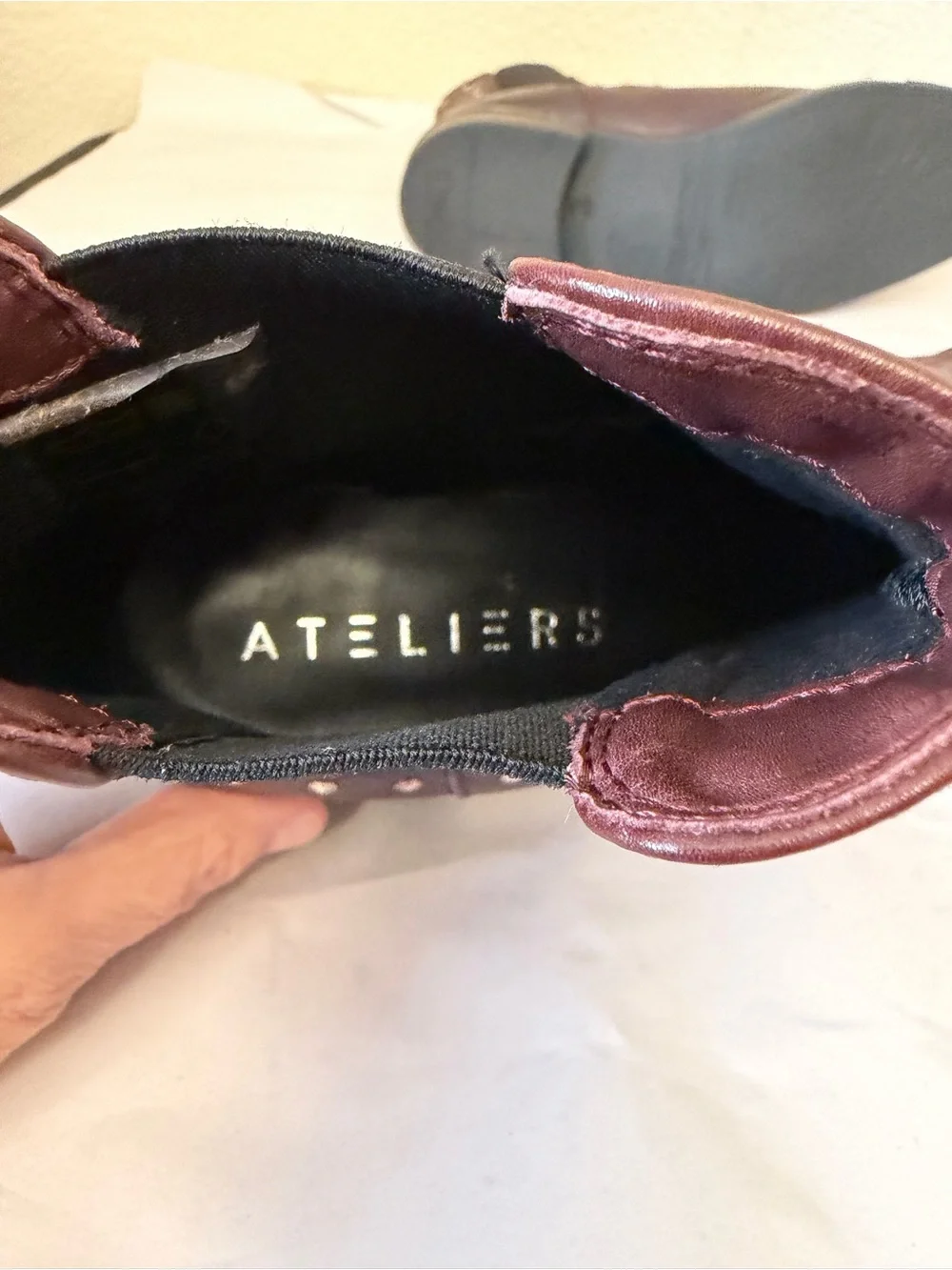 Ateliers burgundy leather